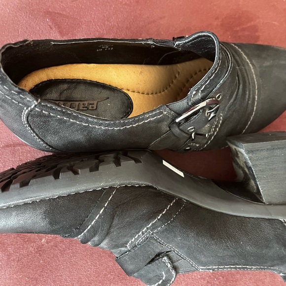 Black Suede and Leather Booties Silver Buckle Size 38 (8) - Picture 6 of 9